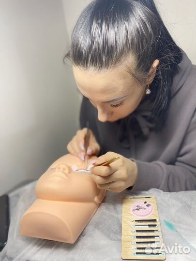 Обучение наращиванию ресниц