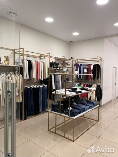 Продавец консультант в магазин женской одежды