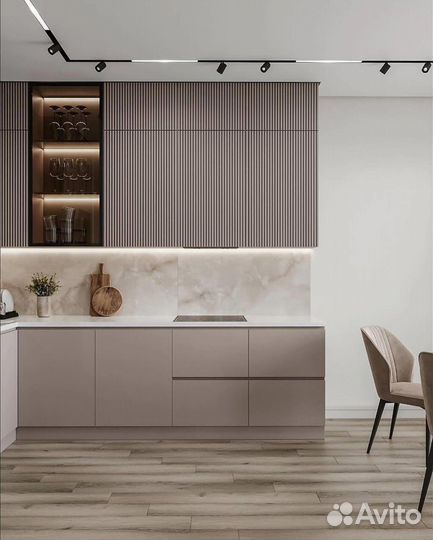 Кухня встроенная светлая