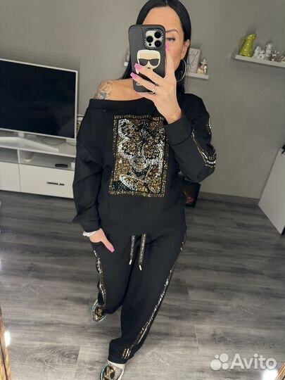 Костюм женский