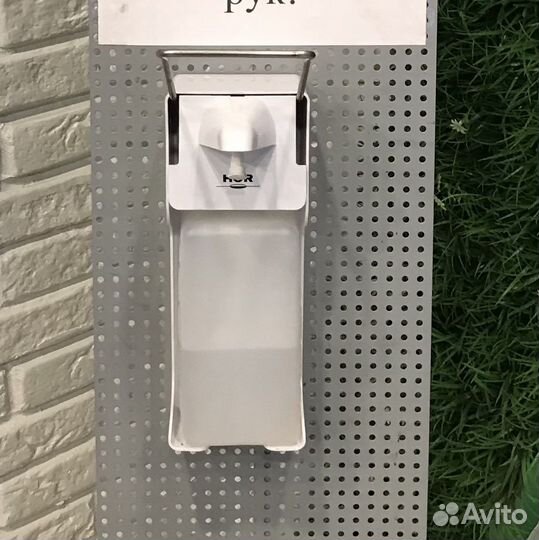 Локтевой дозатор антисептика