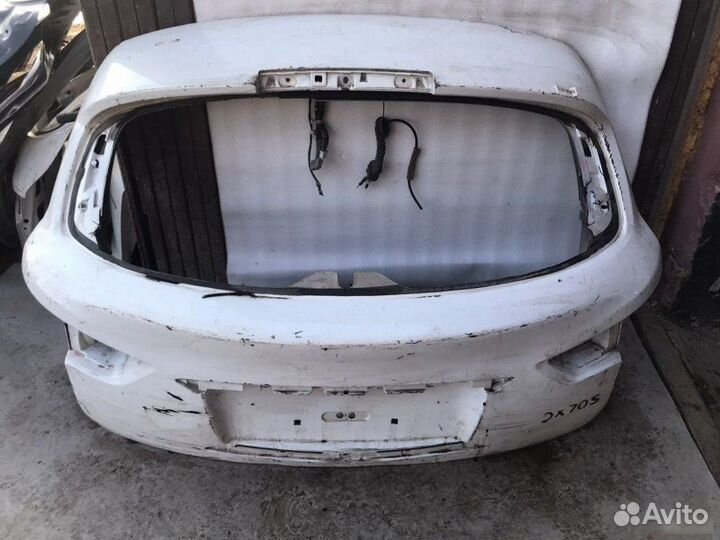 Крышка багажника Infiniti Qx70