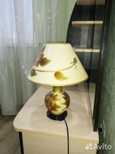 Лампа настольная