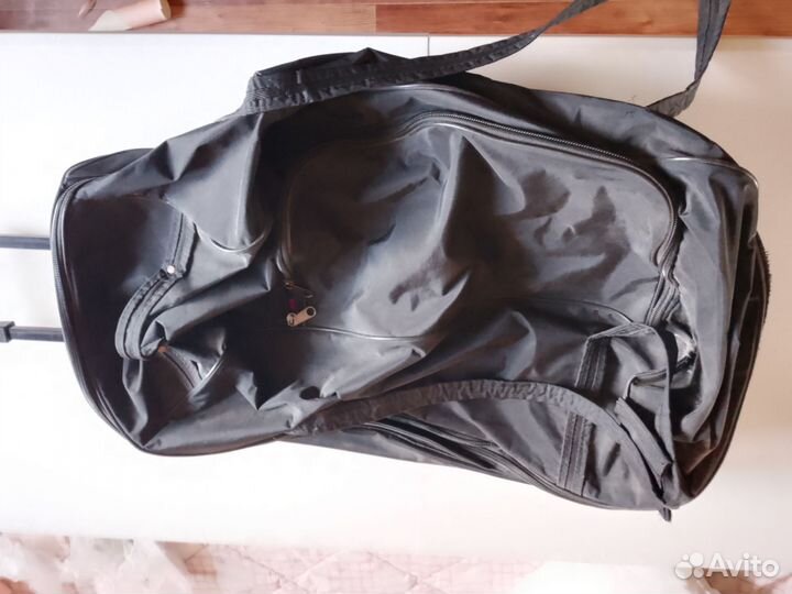 Сумка (рюкзак) на колесиках