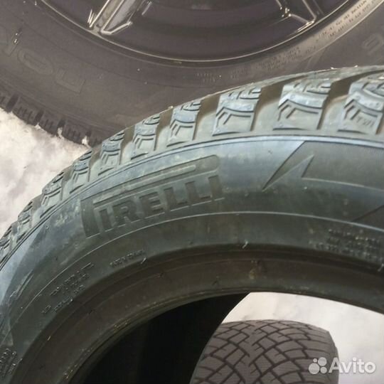 Pirelli Scorpion Ice Zero 2 315/30 R22 107H