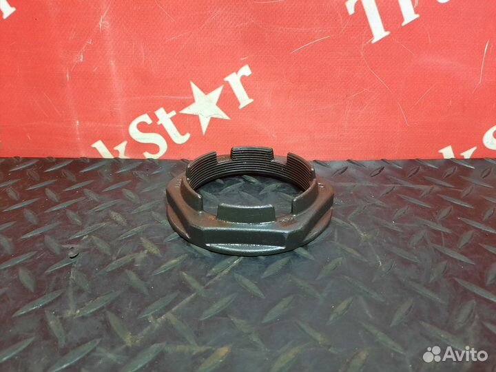 Гайка ступицы задней