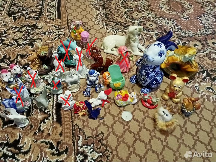 Статуэтки, свечи, подсвечники, корзинки