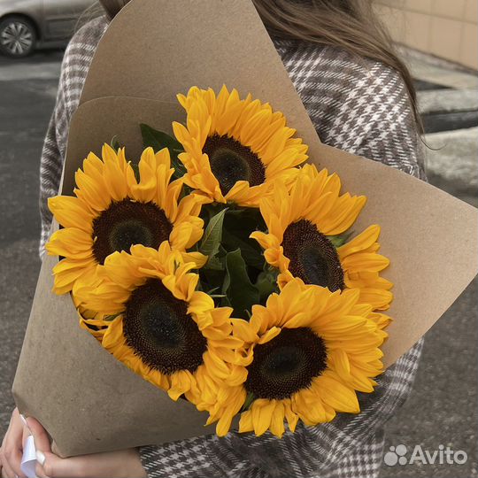 Букет из подсолнухов. Доставка. Цветы