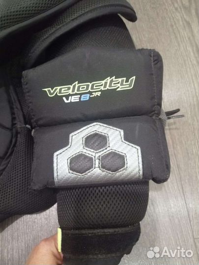 Вратарский нагрудник Vaughn VE8 Jr M/L