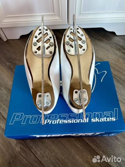 Коньки фигурные Risport Royal Pro