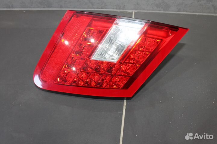 Фонарь задний внутренний левый Mercedes Benz W212