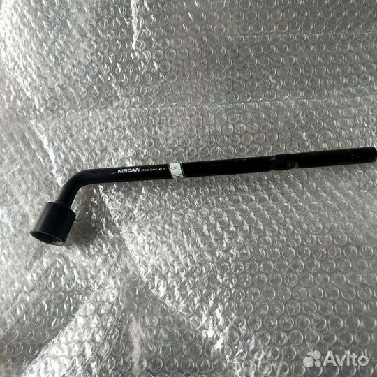 Балонный ключ Nissan 21