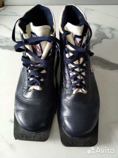 Лыжи беговые с ботинками 42 размер