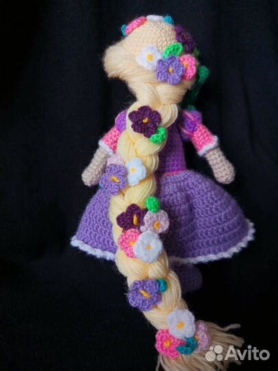 Вязанная кукла Рапунцель (и Паскаль)