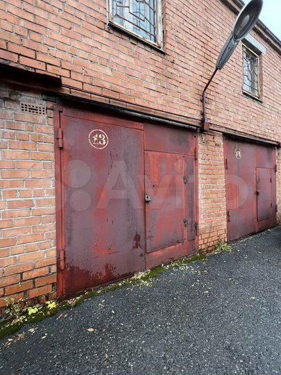 Гараж, > 30 м²