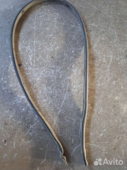 Уплотнитель подкапотный Mitsubishi Mirage