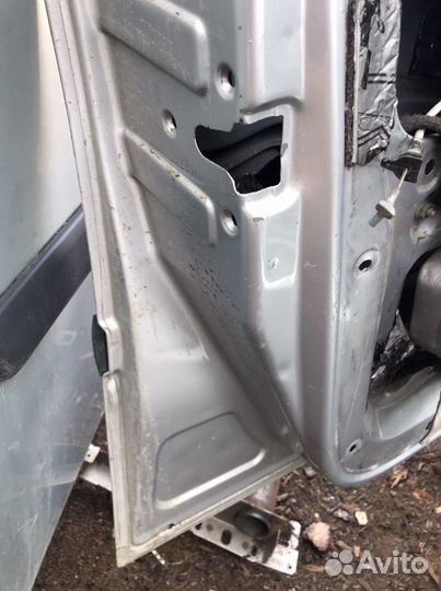 Дверь передняя левая Пежо 307 (552)