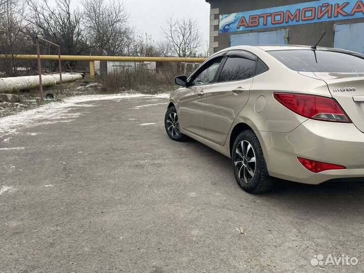 Hyundai Solaris 1.6 AT, 2012, 210 000 км