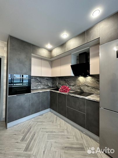 П образная кухня на заказ. Фабрика в Челябинске