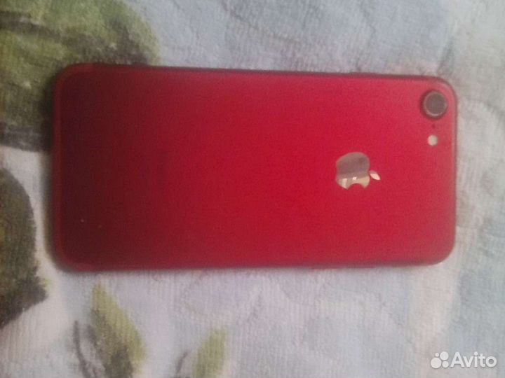 Телефон iPhone 7