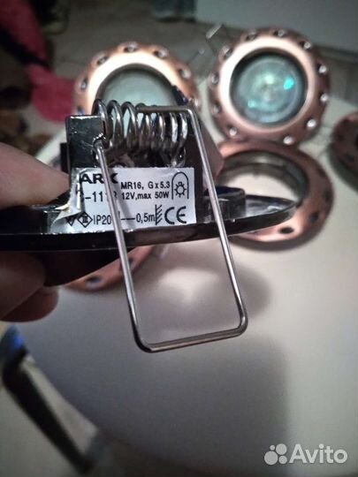 Точечные встраиваемые светильники