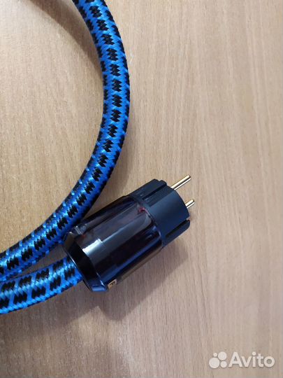 Сетевой кабель (1м)