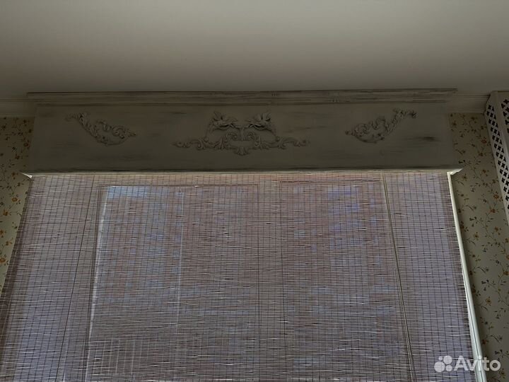 Карниз деревянный с рольшторами