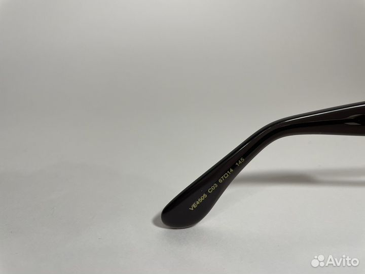 Солнцезащитные очки Versace