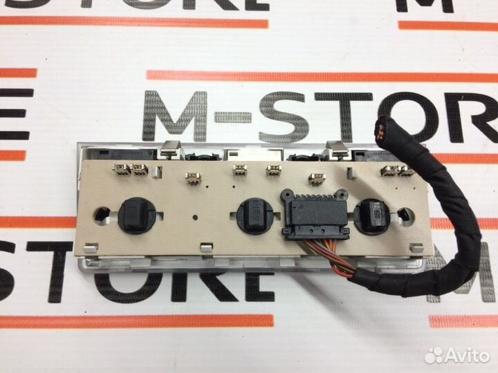 Плафон освещения Bmw 5-Series E60 N52B30A 2006