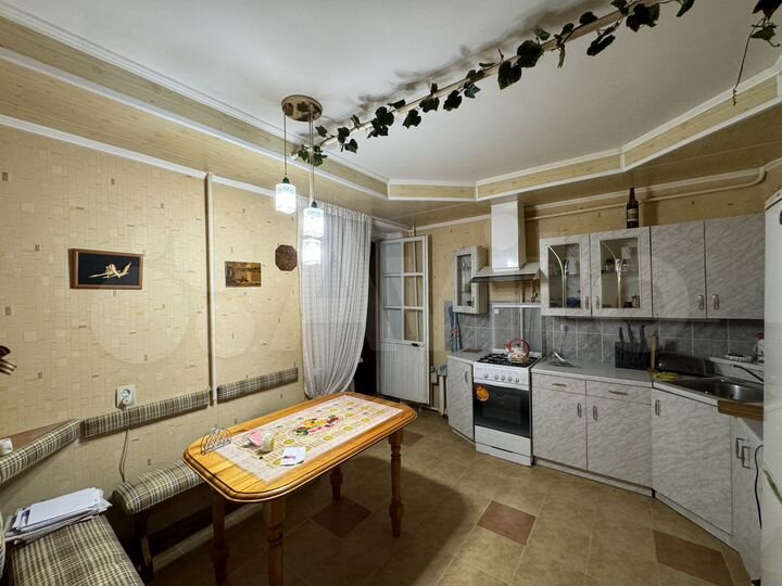 2-к. квартира, 56 м², 2/5 эт.