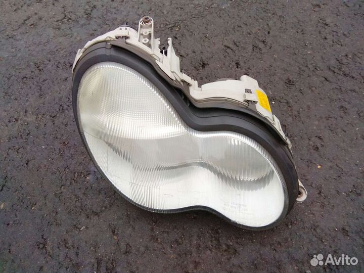 Mercedes-Benz C 220 фара