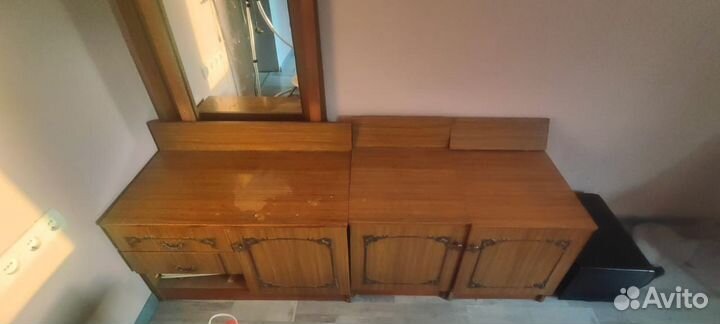 Трюмо с зеркалом