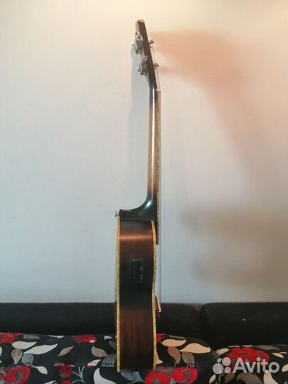 Укулеле тенор