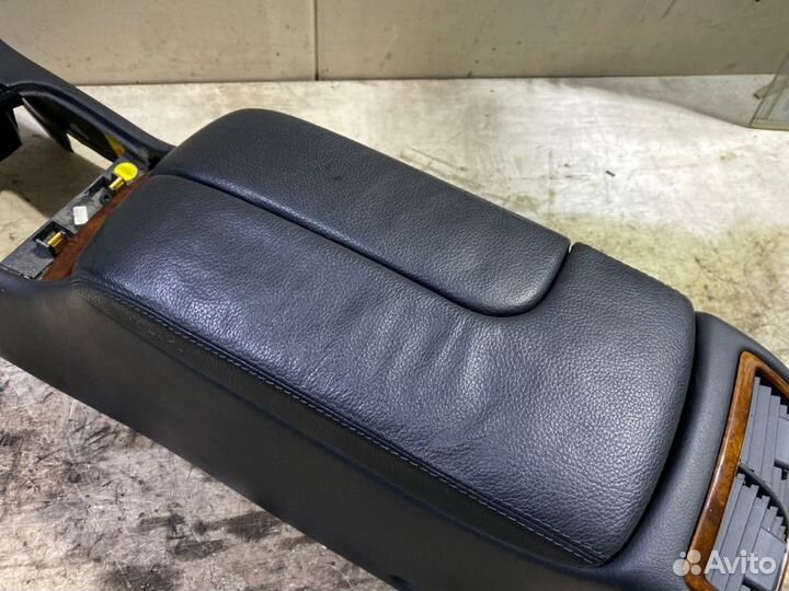 Подлокотник Mercedes-Benz S-Class W220 M113E50