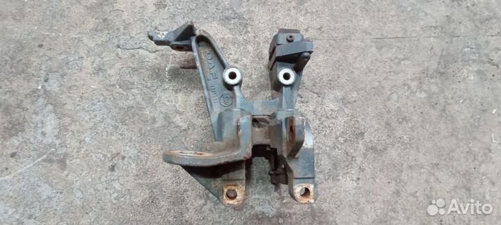 Кронштейн крепления пневморессоры правый DAF