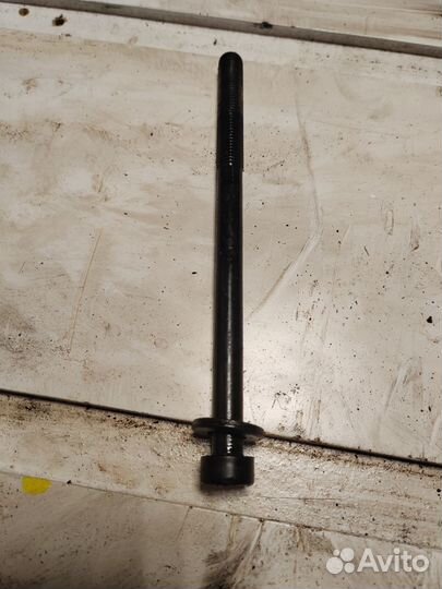 Болт гбц lancer 10 4b10 4b11 4b12