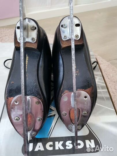 Фигурные коньки jackson