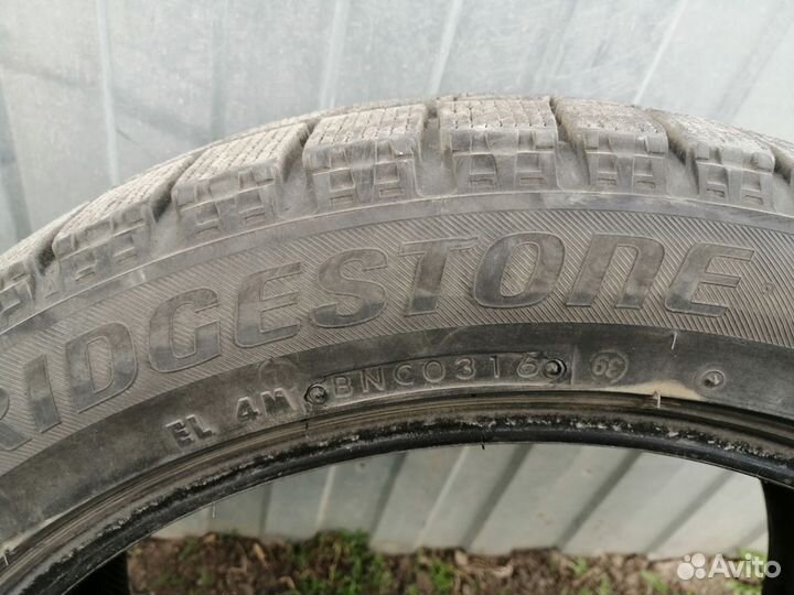 Bridgestone Blizzak Ice 215/50 R17