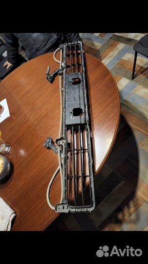 Кыло переднее правое LC 200