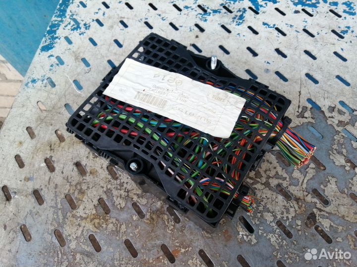 Блок предохранителей салона Ford Fusion