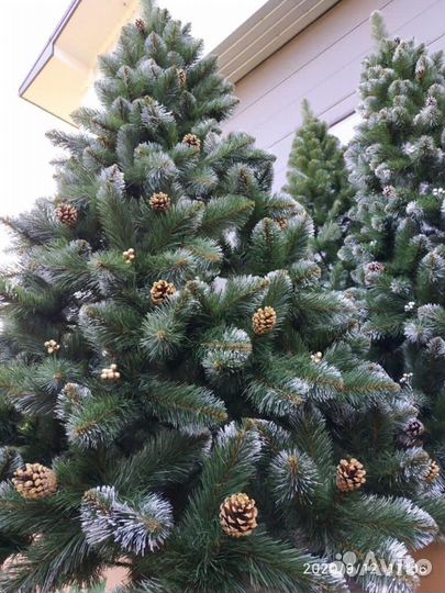 Ёлка снежная с шишками