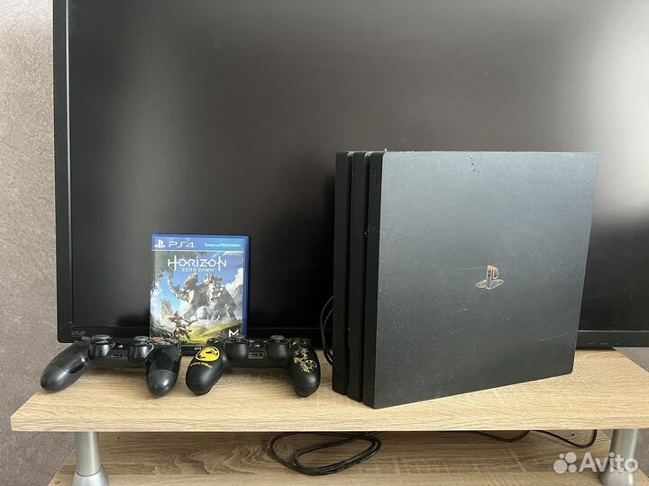 Продам PS4 pro на 1tb