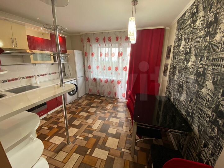 2-к. квартира, 85 м², 10/17 эт.