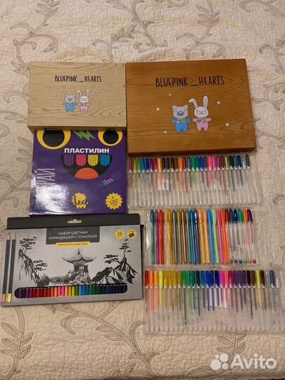 Карандаши, ручки, пластилин