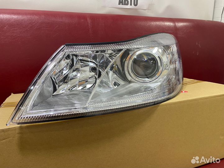 Фара Skoda octavia a5 левая/правая