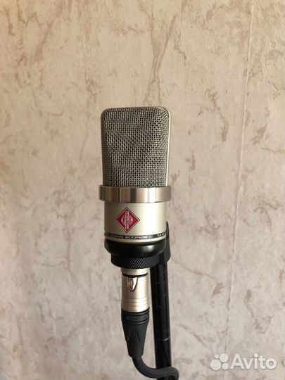 Студийный микрофон Neumann TLM102