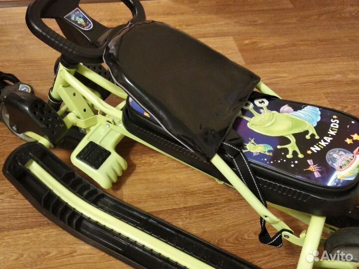 Детский снегокат с колесами