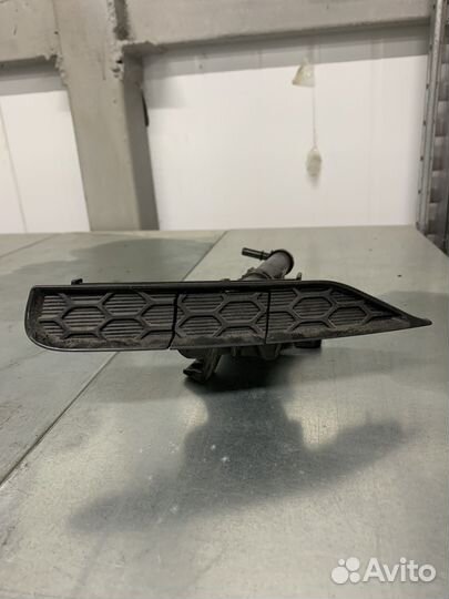 Форсунка омывателя фар Jeep Grand Cheerokee WK2