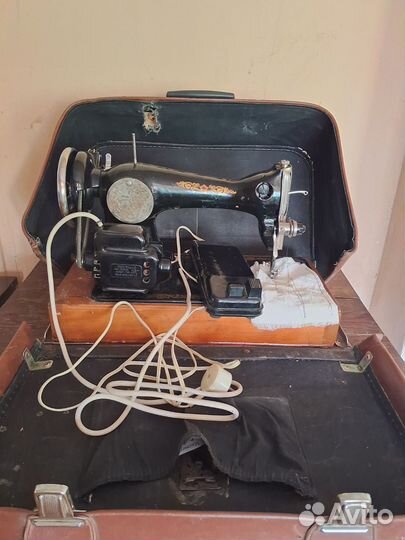 Швейная машина с электроприводом