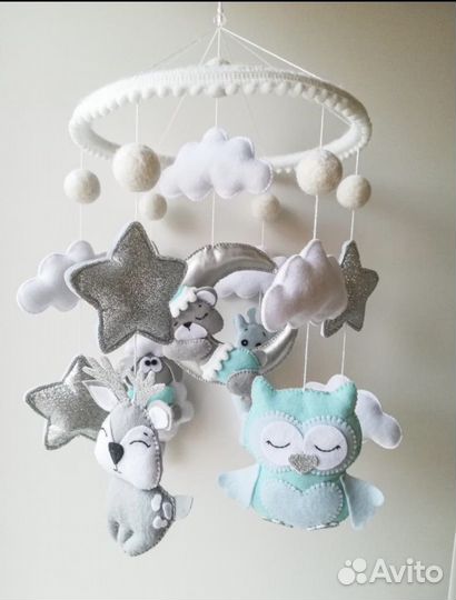 Мобиль на кроватку из фетра